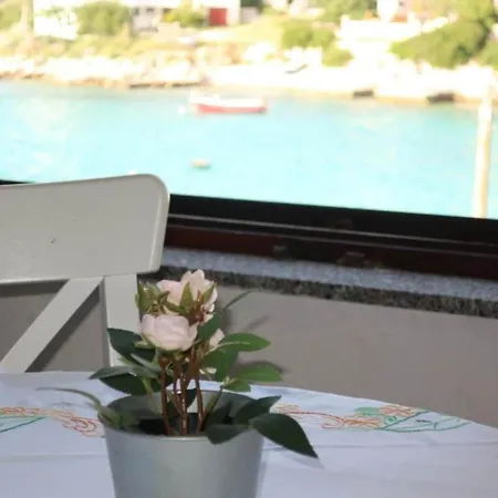 Appartamento Ivan With Balcony And Sea View A1